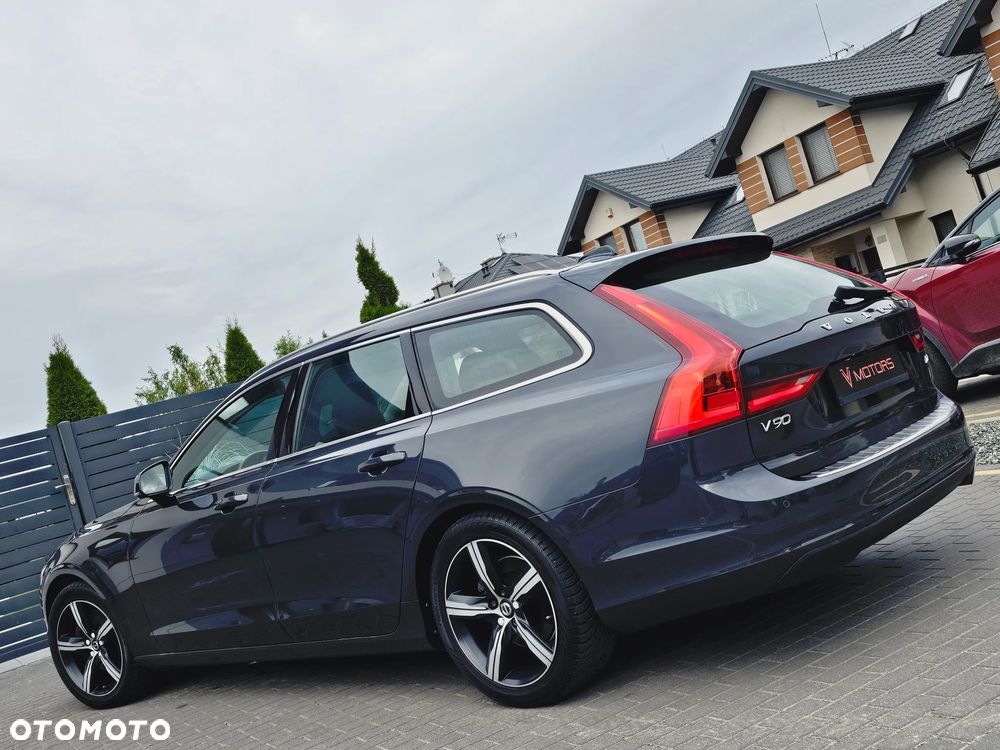 Volvo V90 D3 Momentum Pro - 2