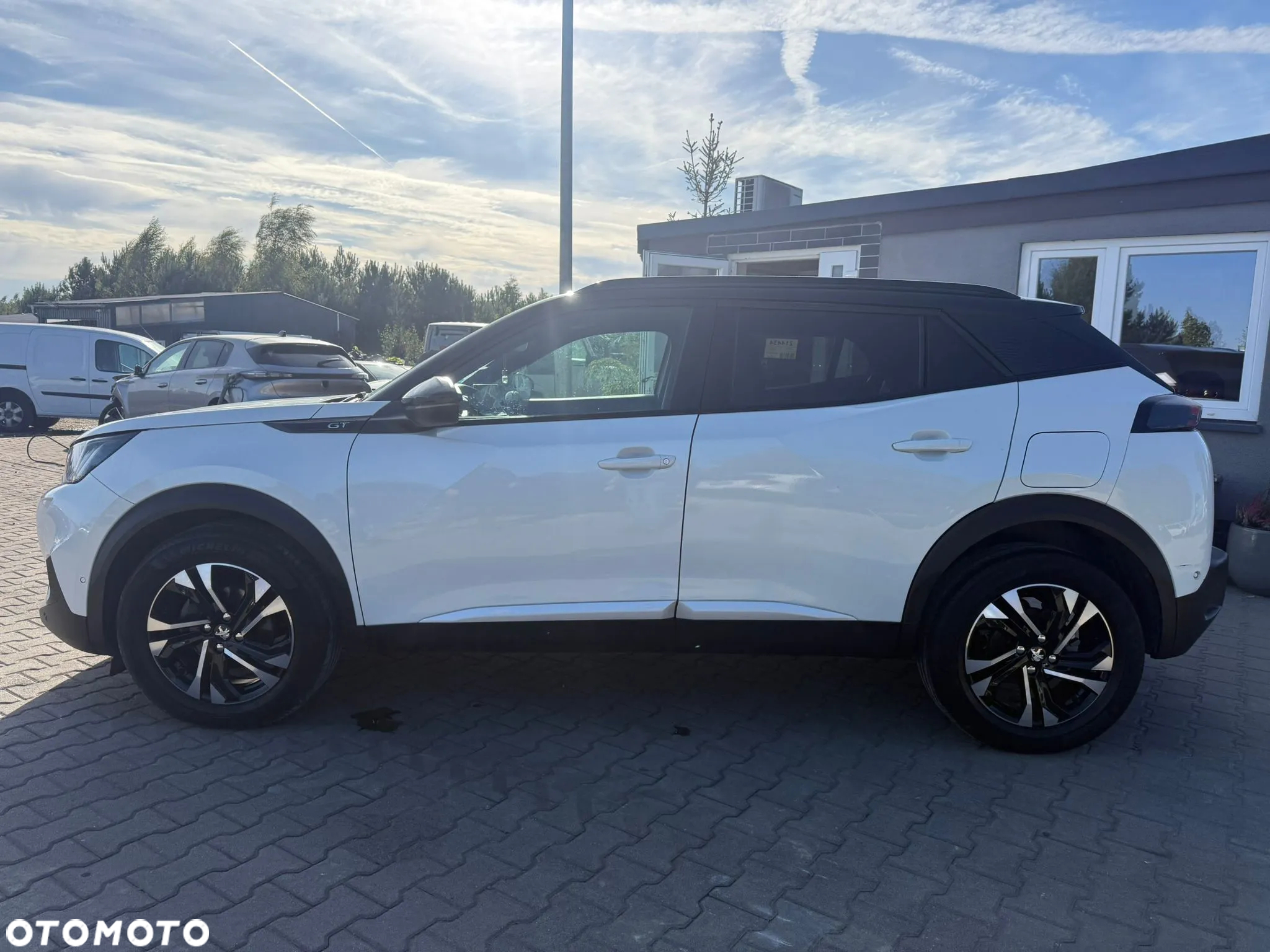 Peugeot 2008 1.2 PureTech GT Line S&S EAT8 - 11