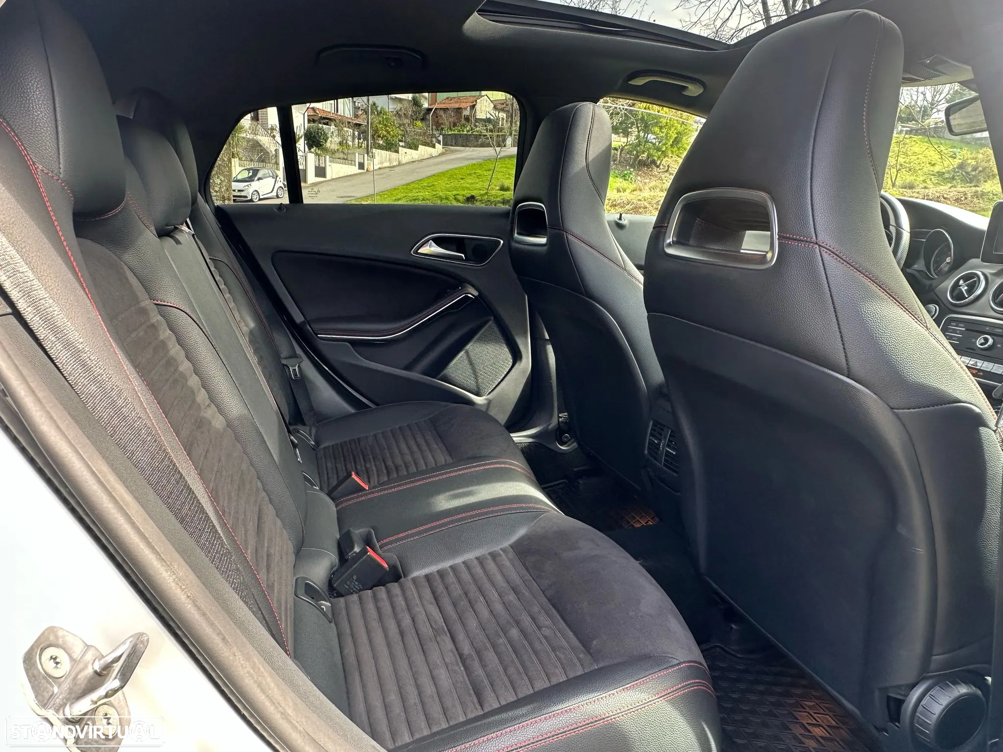 Mercedes-Benz CLA 180 d Shooting Brake AMG Line - 19