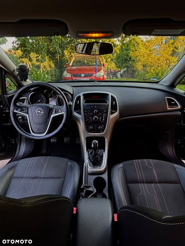 Opel Astra 1.4 - 8
