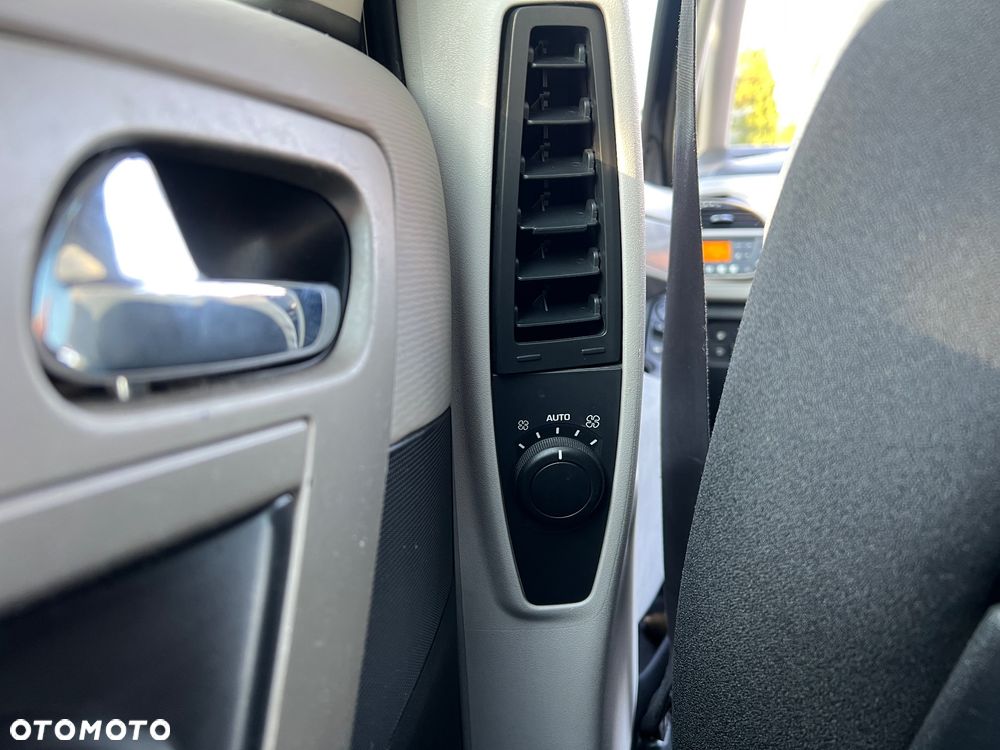 Citroën C4 Picasso 2.0i Exclusive MCP - 29
