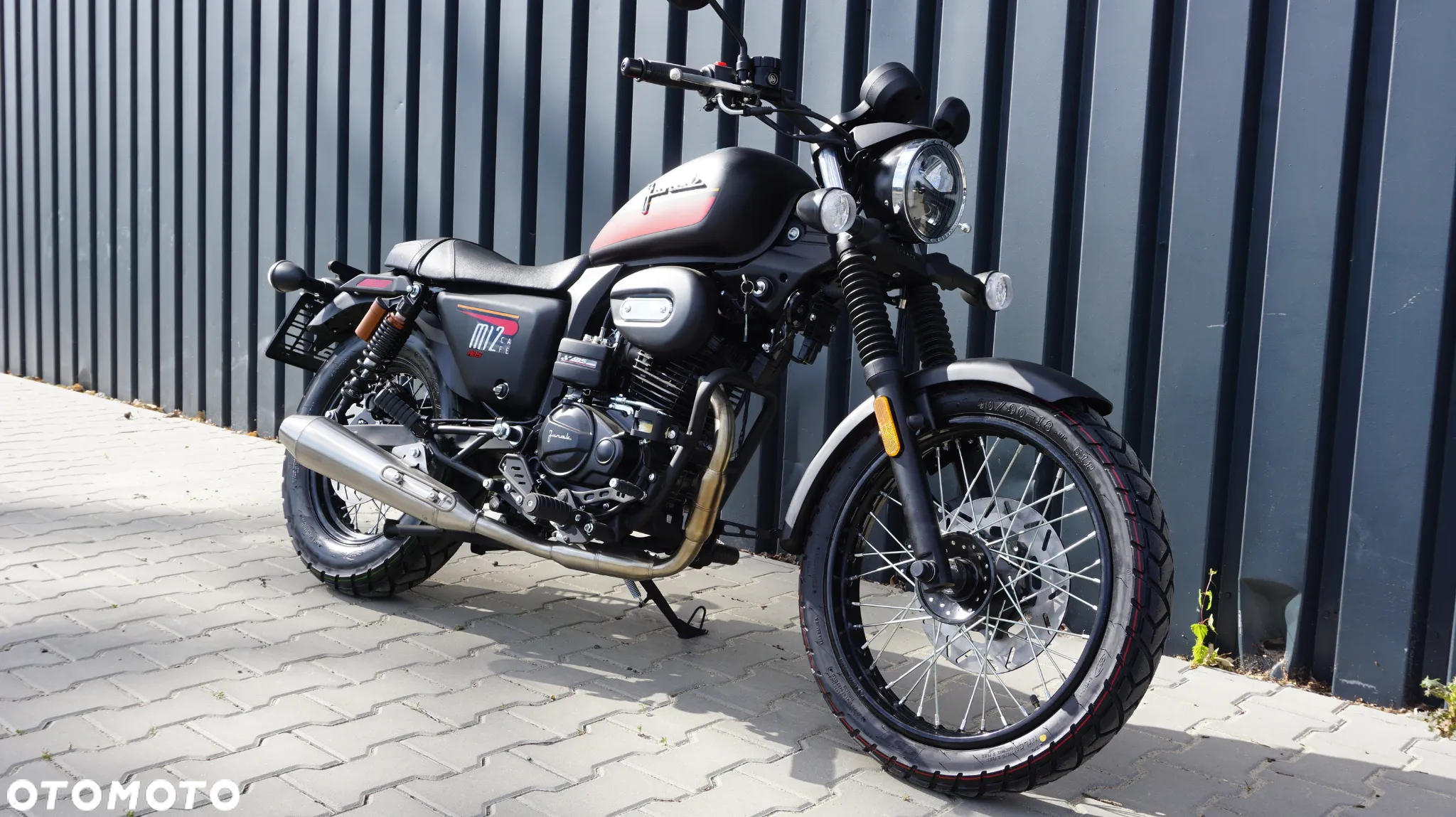 Junak M12 - 4