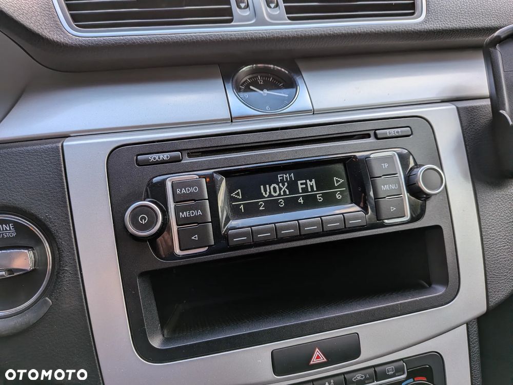 Volkswagen Passat - 17