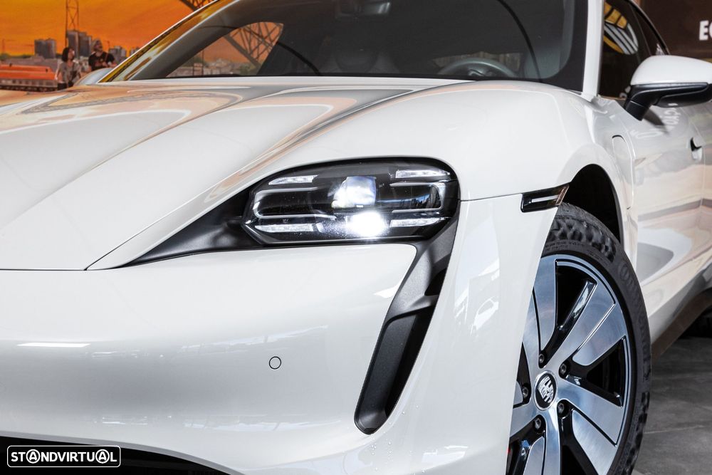 Porsche Taycan - 7