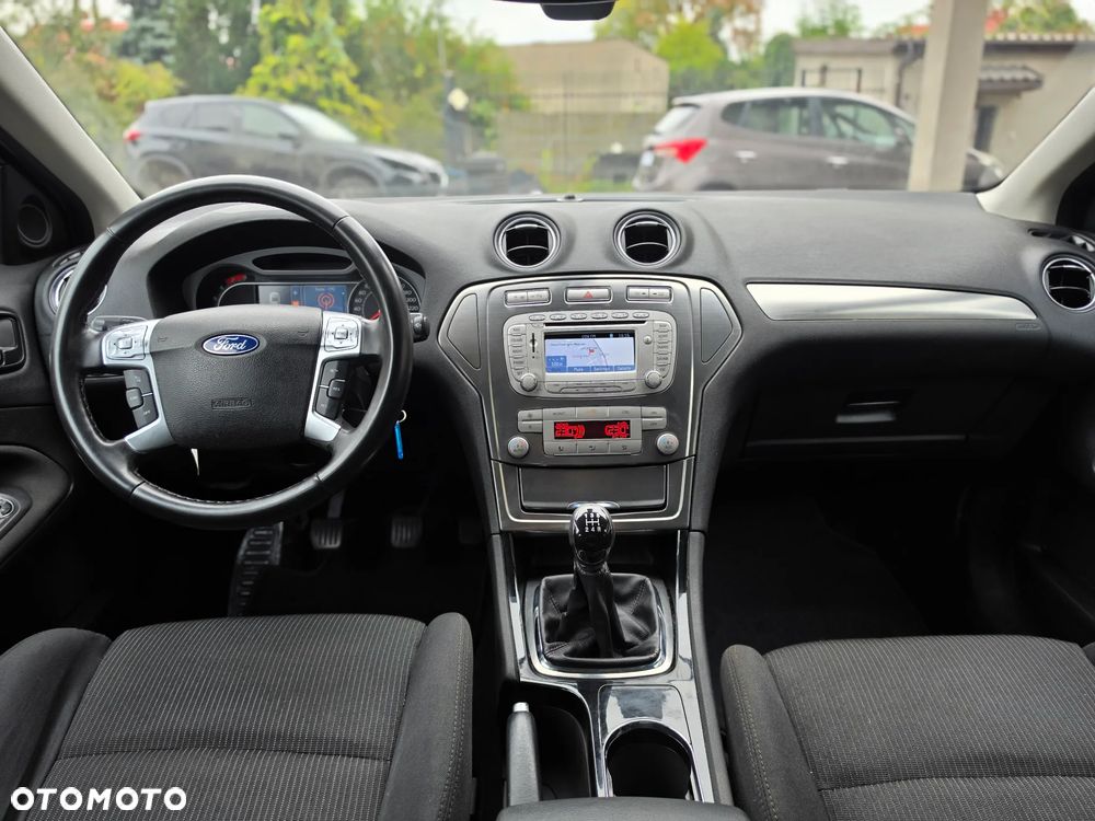 Ford Mondeo - 26