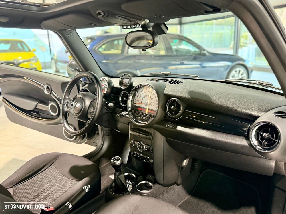 MINI 3 Portas Cooper D - 9