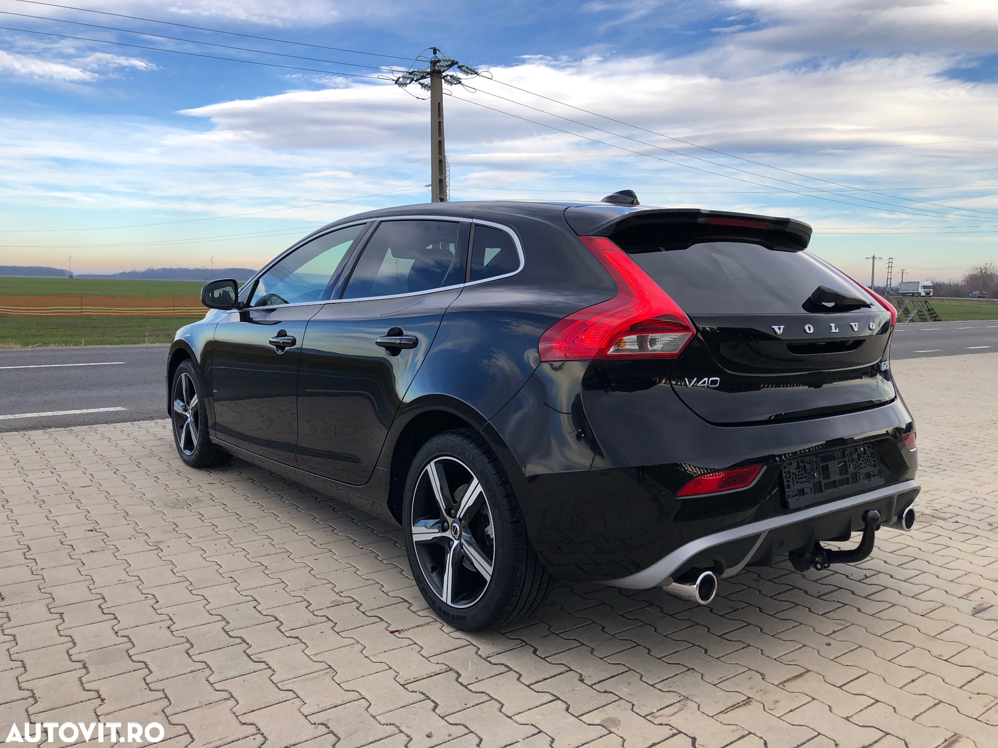 Volvo V40 D3 Geartronic RDesign - 3
