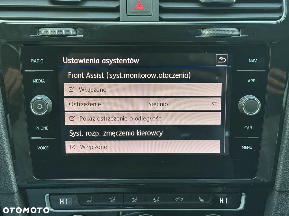 Volkswagen Golf 2.0 TDI SCR Life - 15