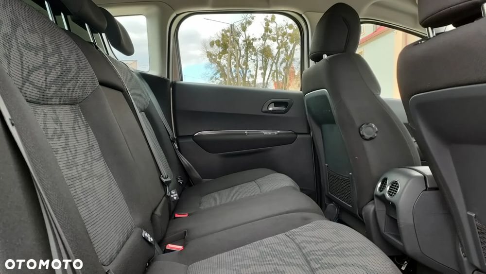 Peugeot 3008 1.6 HDi Active - 12