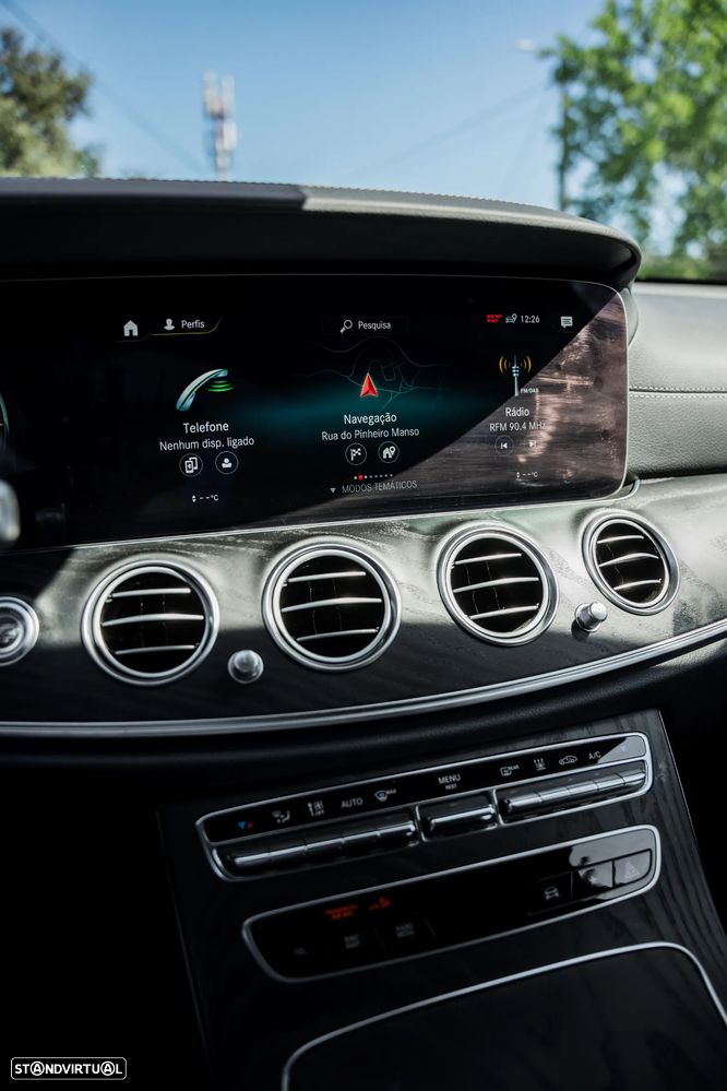 Mercedes-Benz E 300 de 4Matic 9G-TRONIC AMG Line - 30