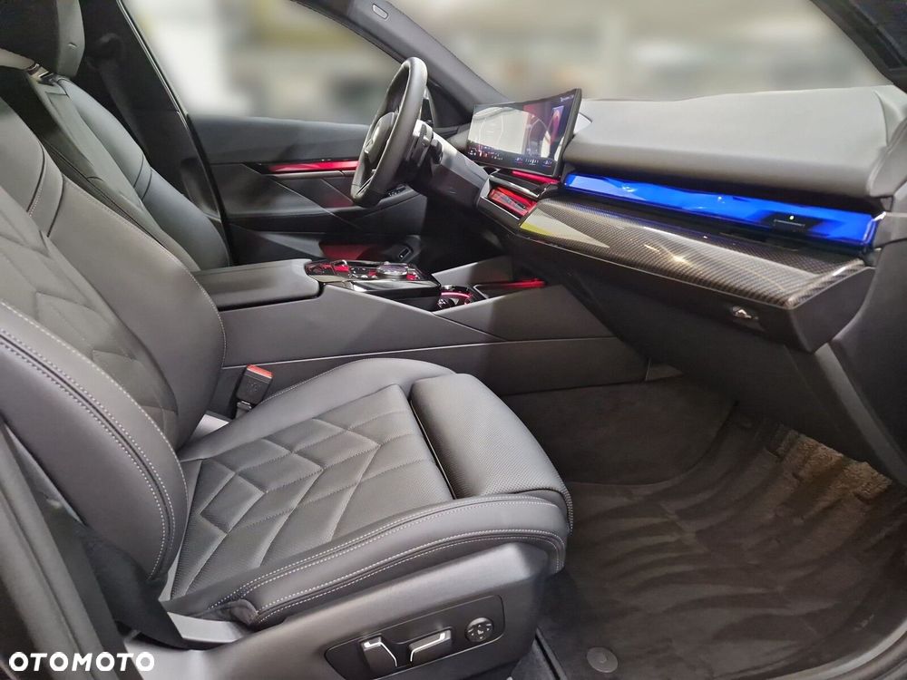 BMW Seria 5 520i mHEV M Sport - 11