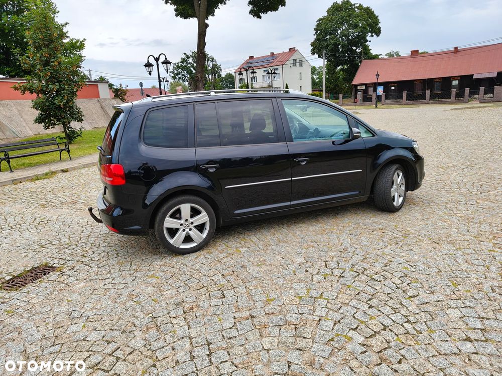 Volkswagen Touran 2.0 TDI DPF DSG Highline - 9