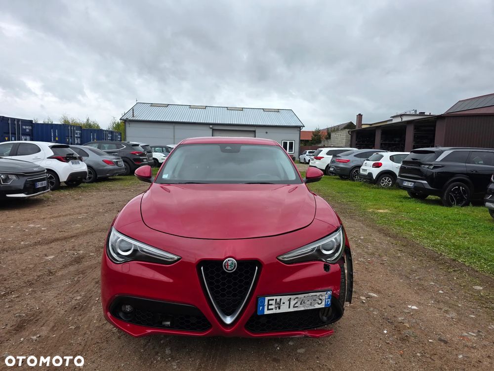 Alfa Romeo Stelvio - 2