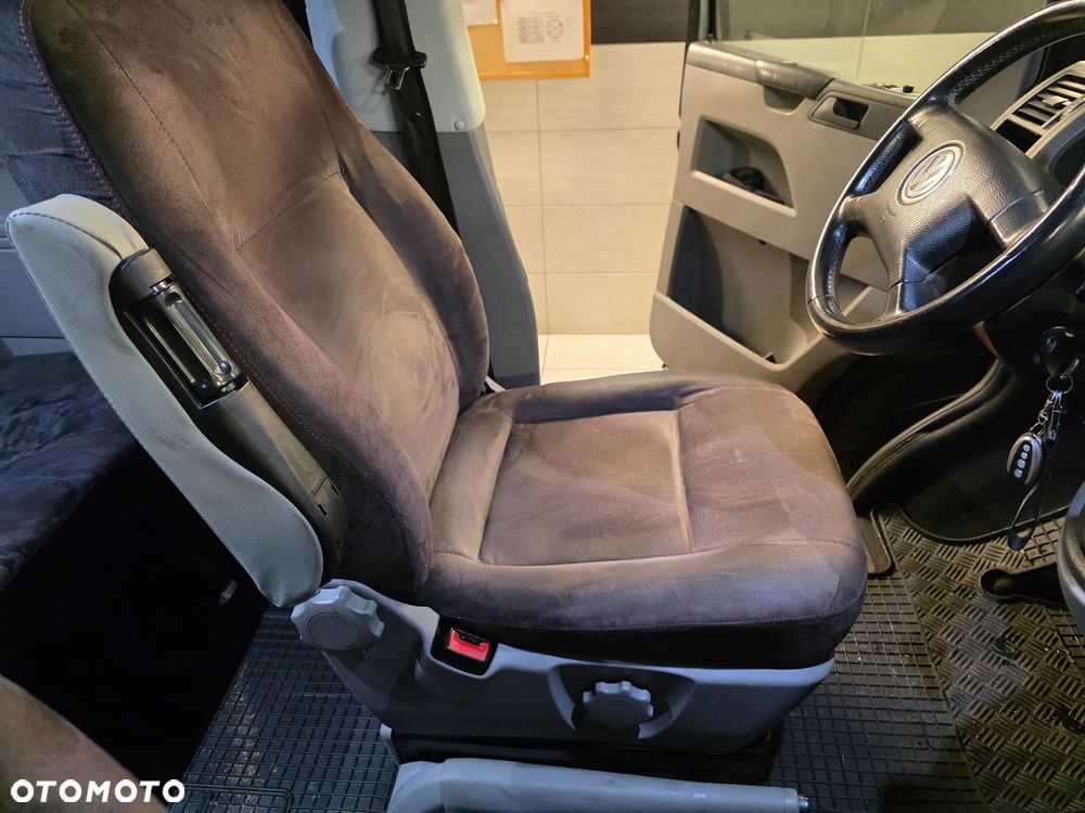 Volkswagen Caravelle L1 4Motion - 10