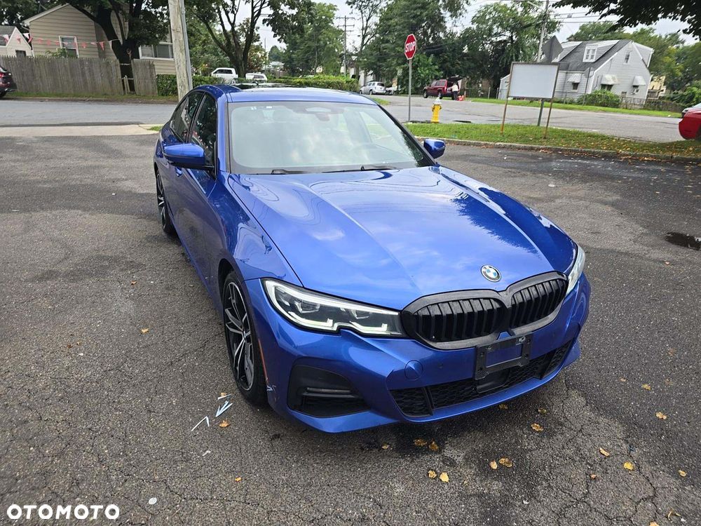 BMW Seria 3 330i xDrive M Sport - 2