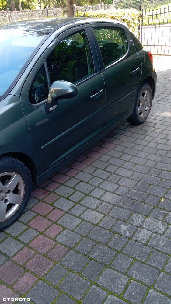 Peugeot 207 1.4 16V Presence - 2