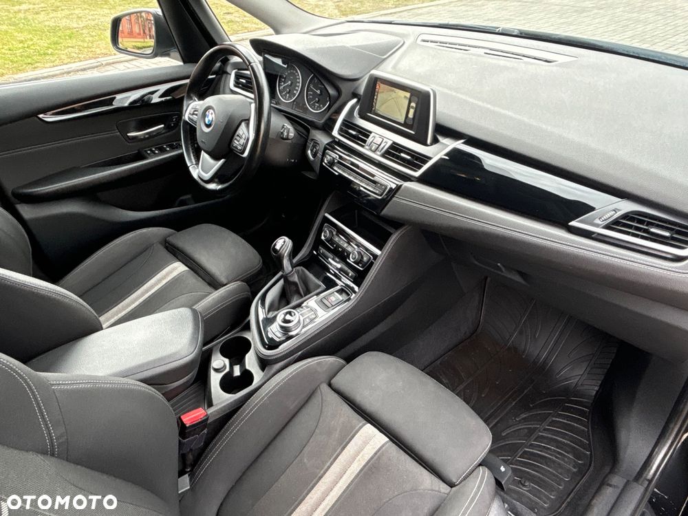 BMW Seria 2 218i Sport Line - 30