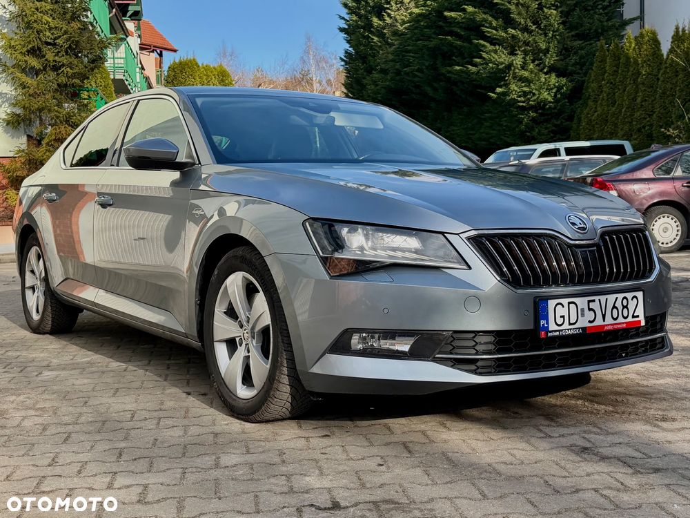 Skoda Superb 2.0 TDI L&K DSG - 2