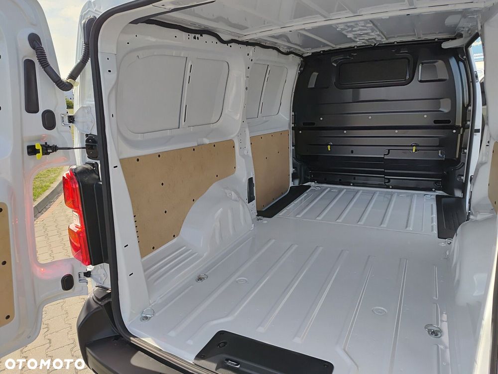 Opel Vivaro Vivaro Furgon XL Diesel 2.2 150 KM Manual - 14