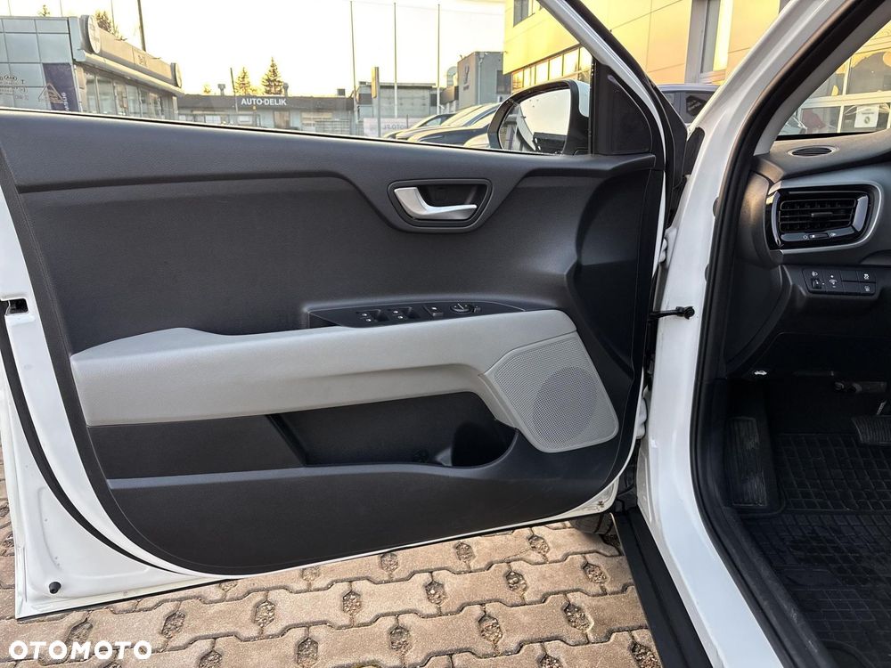 Kia Stonic 1.0 T-GDI L - 10