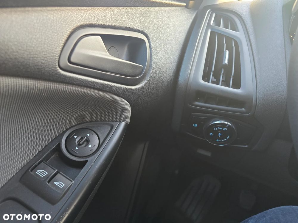 Ford Focus - 11