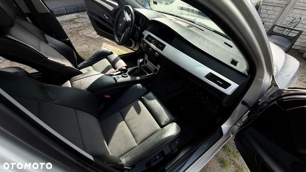BMW Seria 5 520i - 34