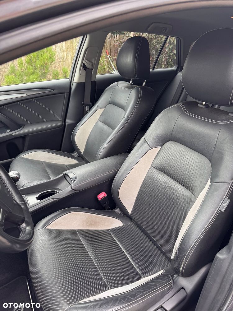 Toyota Avensis 2.0 D-4D Premium - 14