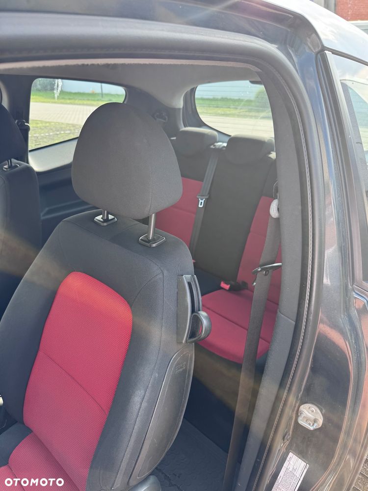 Mitsubishi Colt - 16