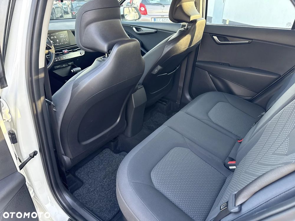 Kia Niro 1.6 GDI Hybrid M - 25