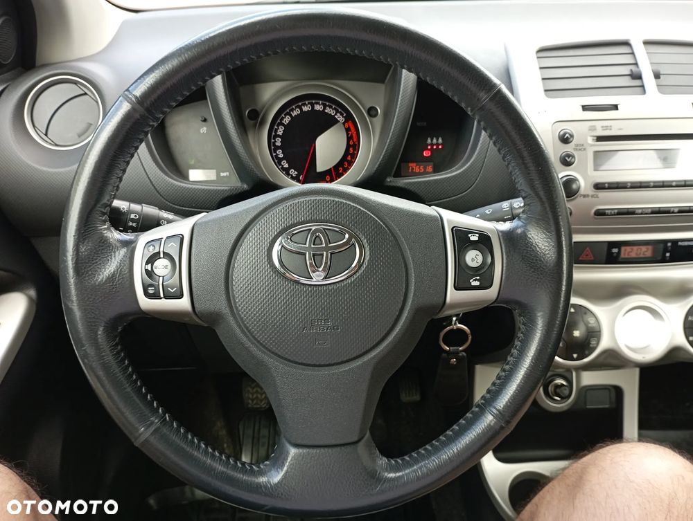 Toyota Urban Cruiser 1.33 Sol - 12