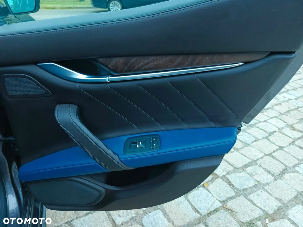 Maserati Ghibli 2021