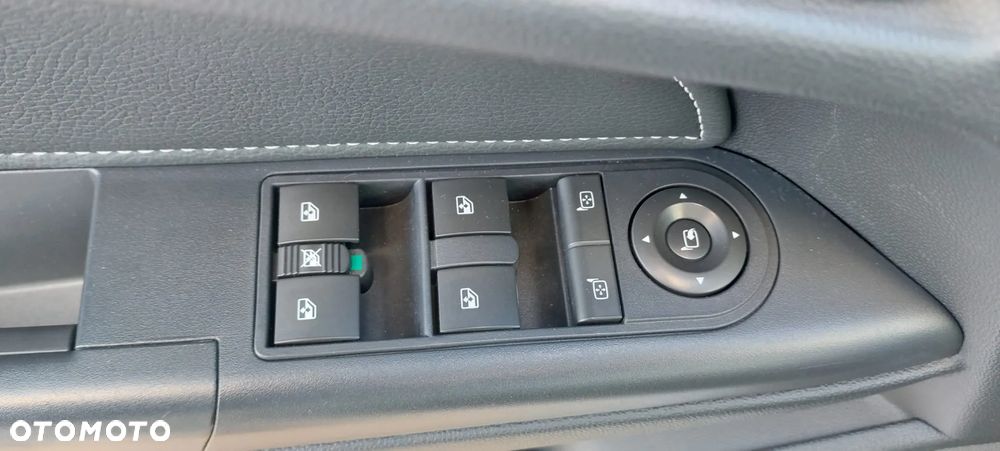 Opel Astra 1.6 Caravan Cosmo - 17