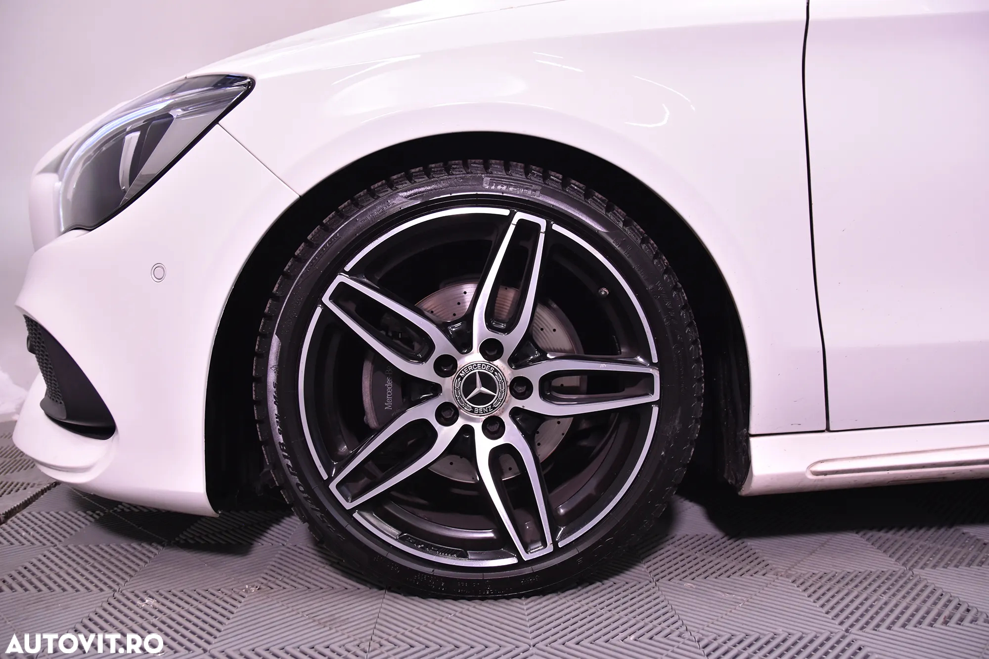 Mercedes-Benz CLA 180 7G-DCT AMG Line - 13