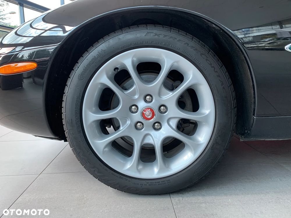 Jaguar XK8 - 28