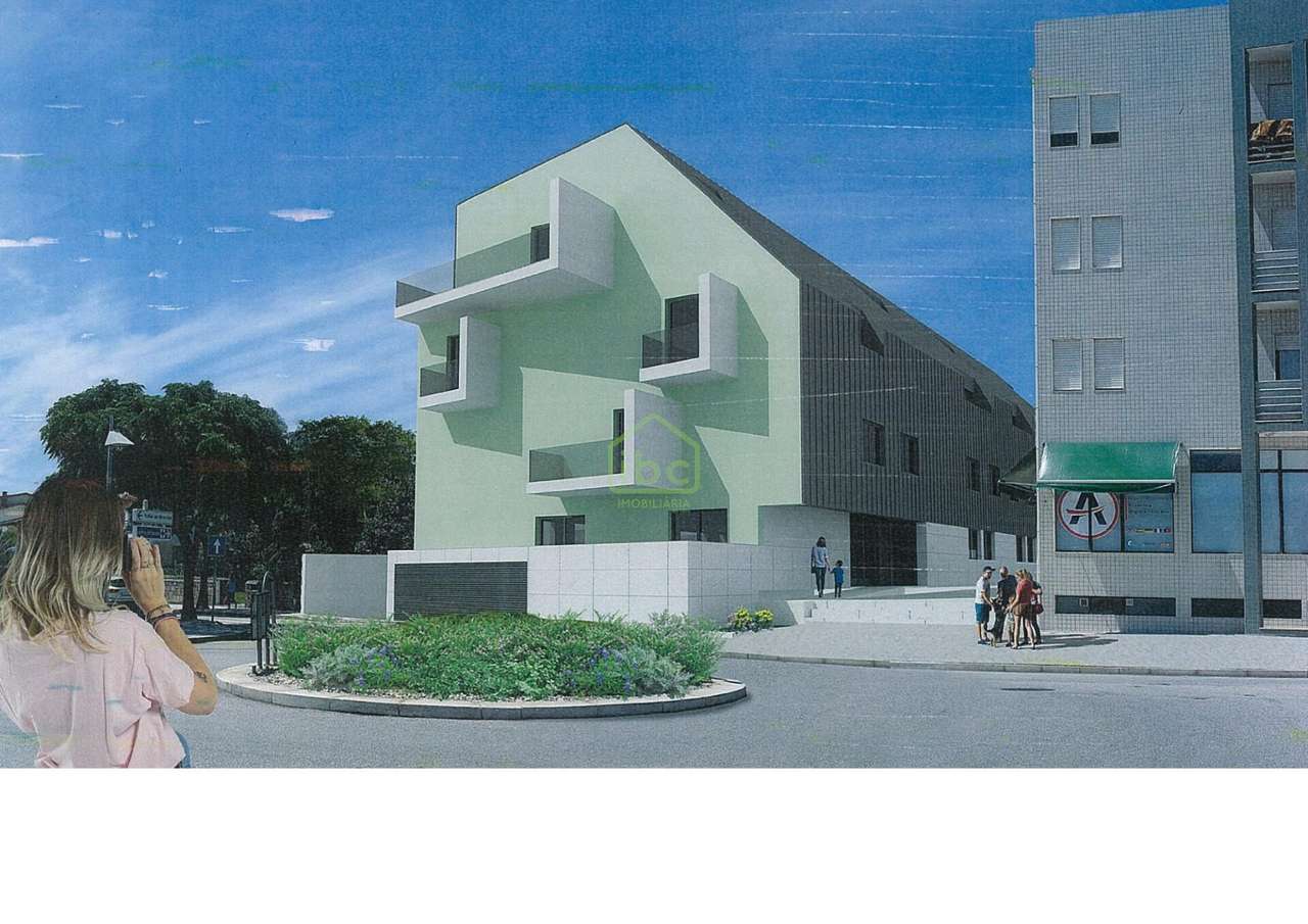 Lote 958 m2 | Centro Póvoa de Varzim | 14 Frações - Grande imagem: 2/31