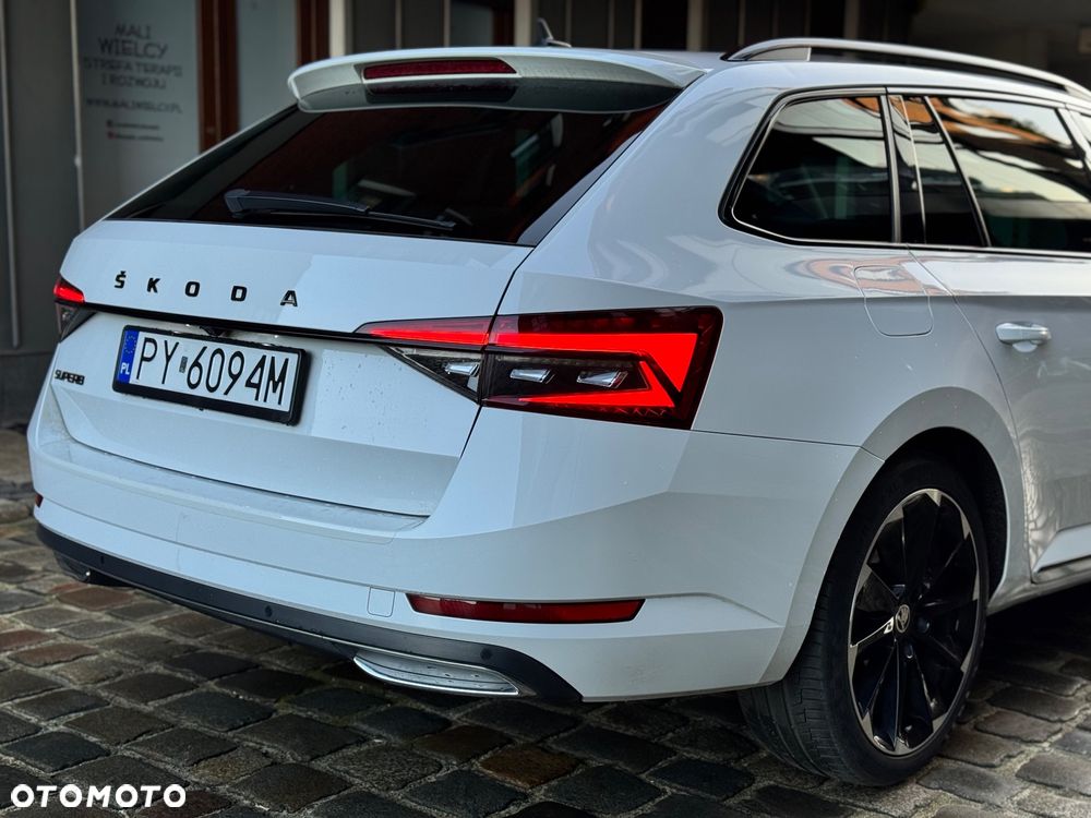 Skoda Superb 2.0 TDI SCR Sportline DSG - 8