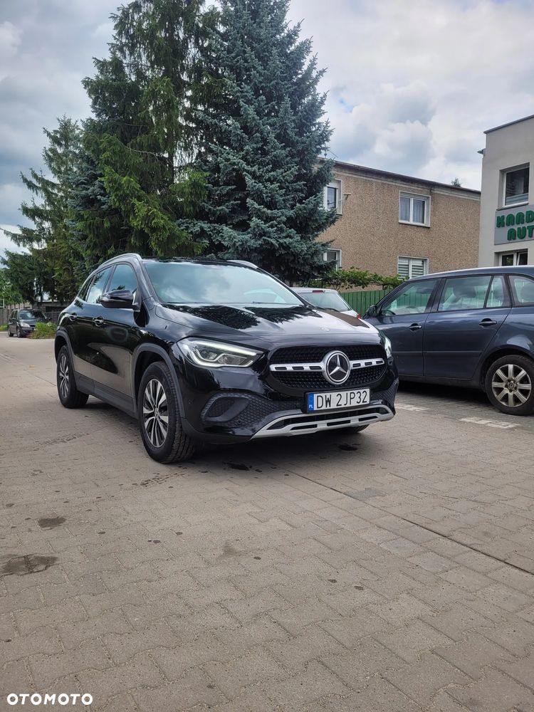 Mercedes-Benz GLA 200 - 1