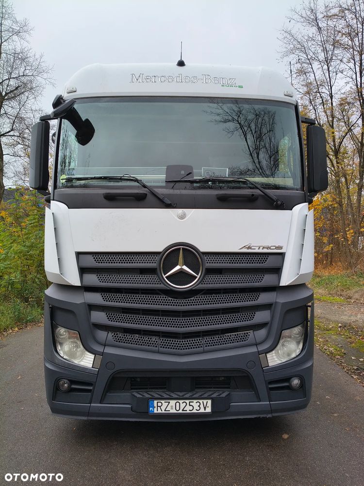 Mercedes-Benz Actros - 3