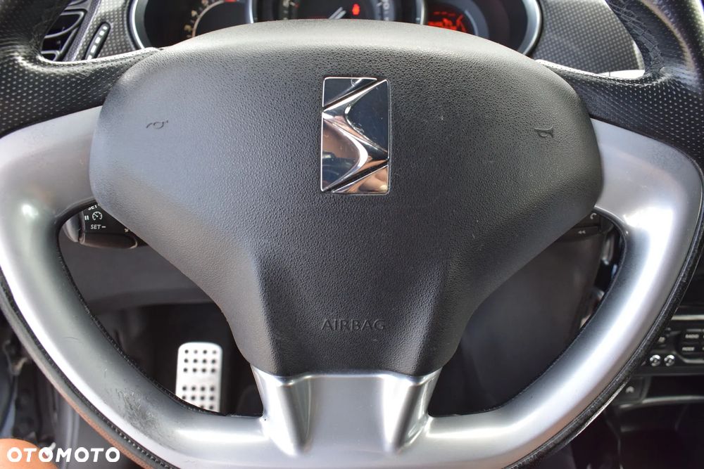 Citroën DS3 1.6 THP SportChic - 21