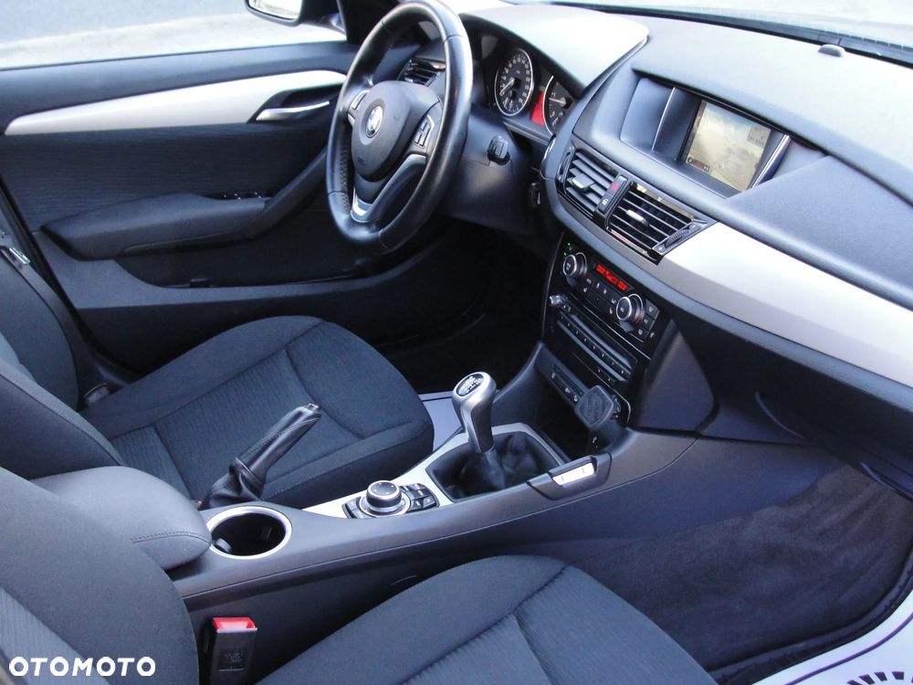 BMW X1 xDrive20d Sport Line - 30