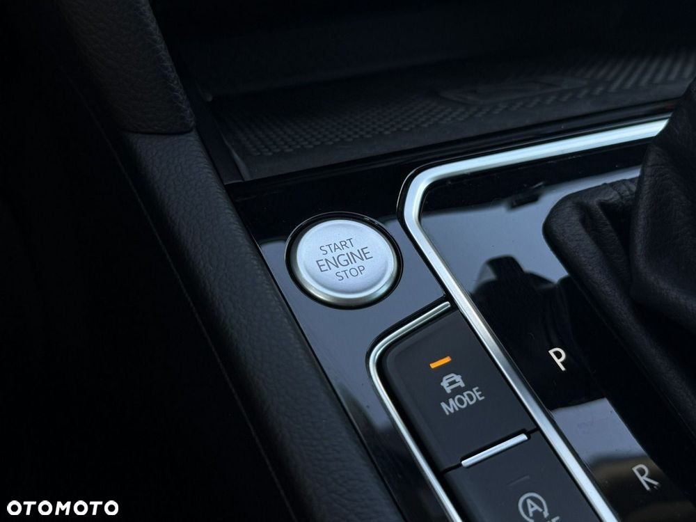 Volkswagen Passat 2.0 TSI Elegance DSG - 28