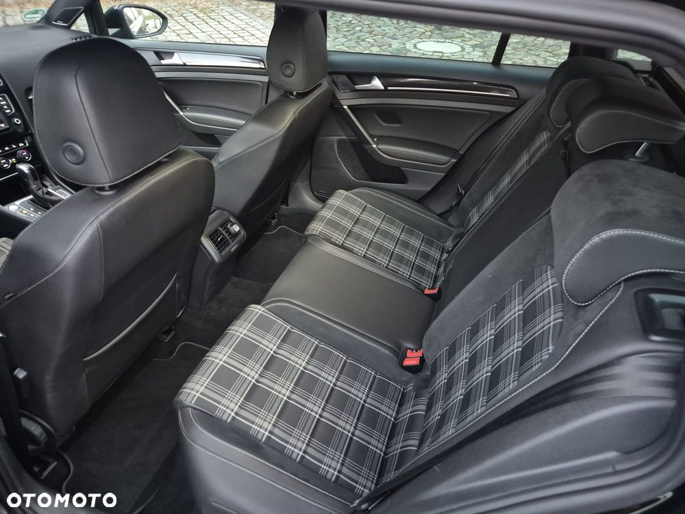 Volkswagen Golf 2.0 TDI BMT GTD DSG - 10