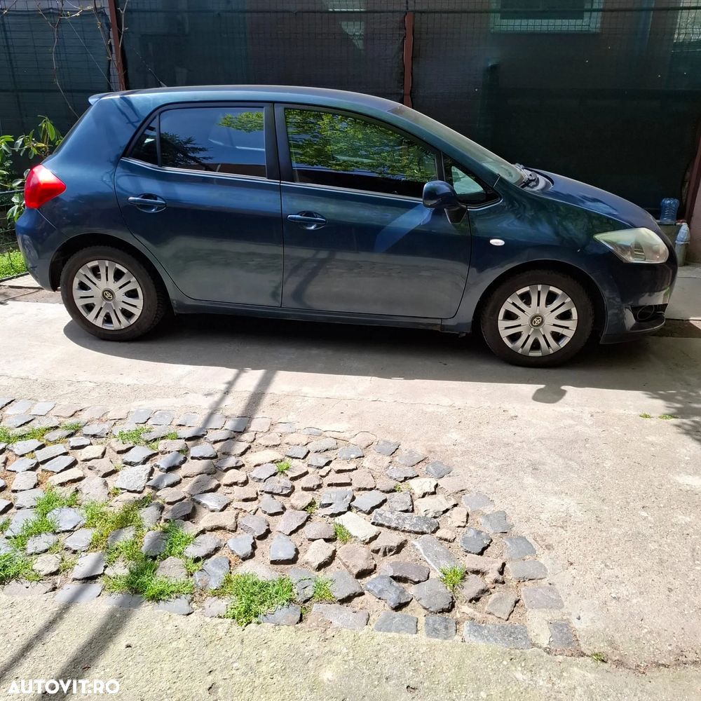 Toyota Auris 1.4 Luna Plus - 1