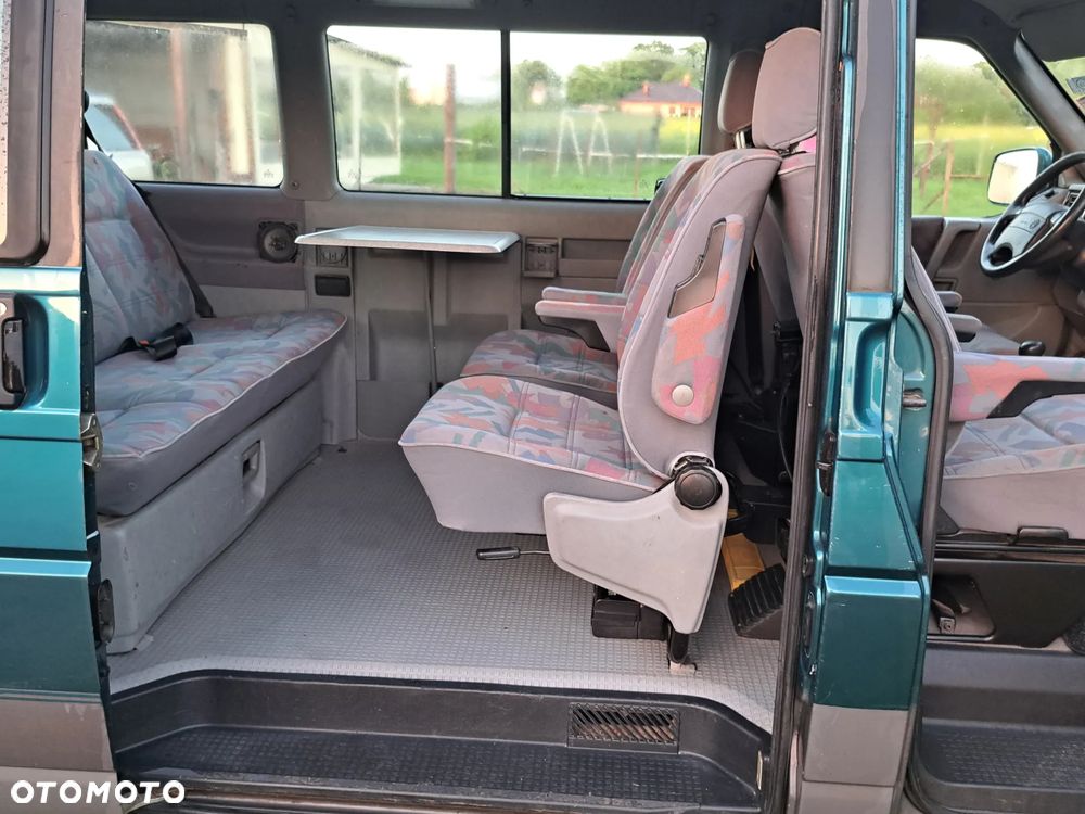 Volkswagen Multivan - 1