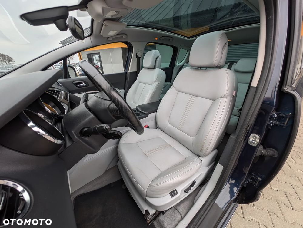 Peugeot 3008 2.0 HDi Premium+ - 33