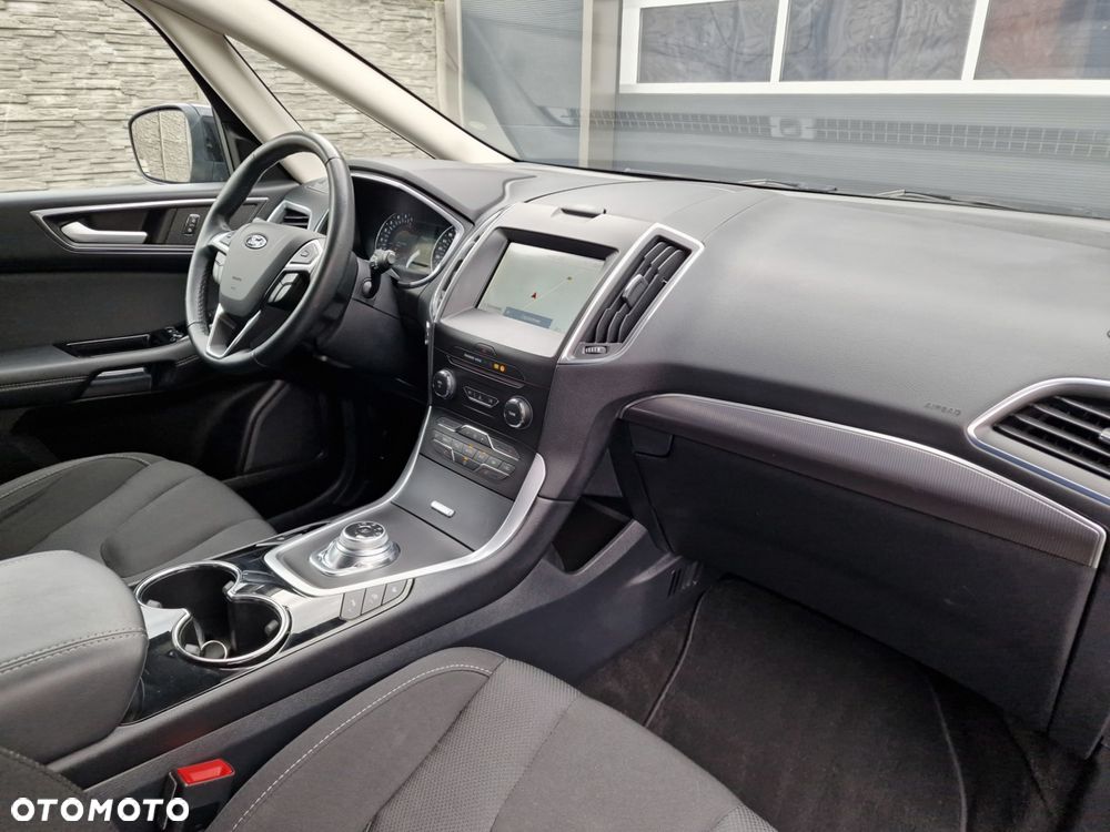 Ford S-Max 2.0 EcoBlue Titanium - 24