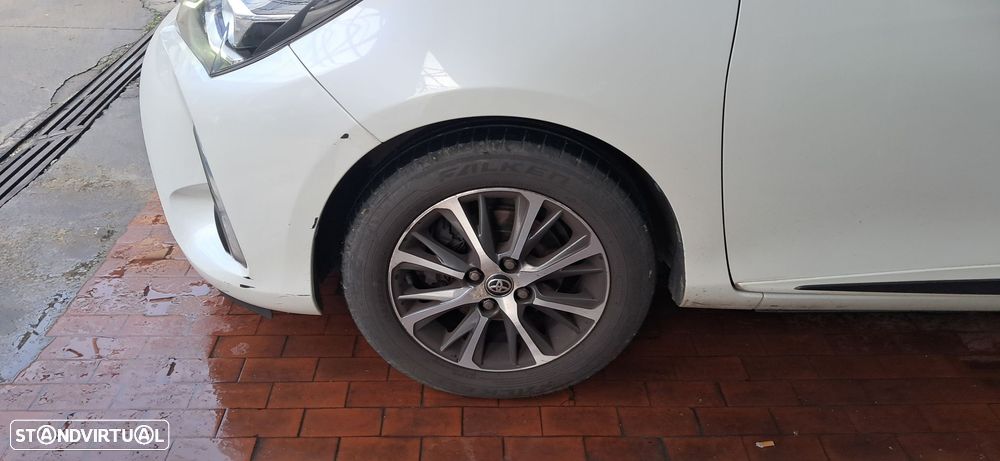 Toyota Yaris 1.0 VVT-i 20 Anos - 2