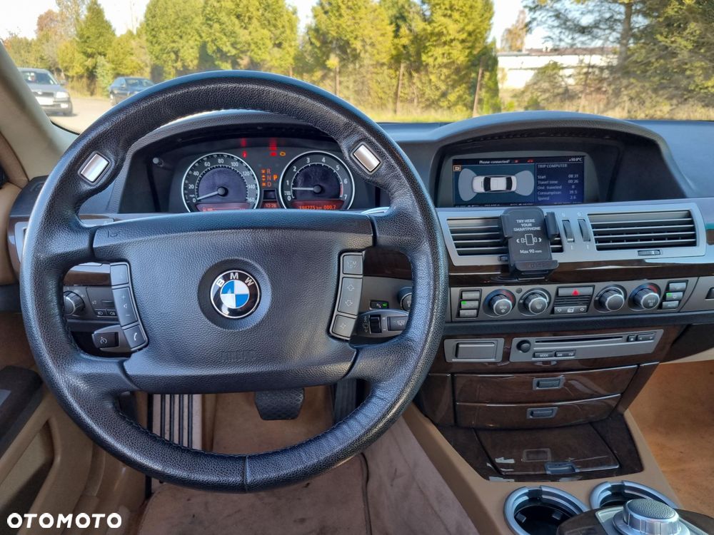 BMW Seria 7 750i - 13