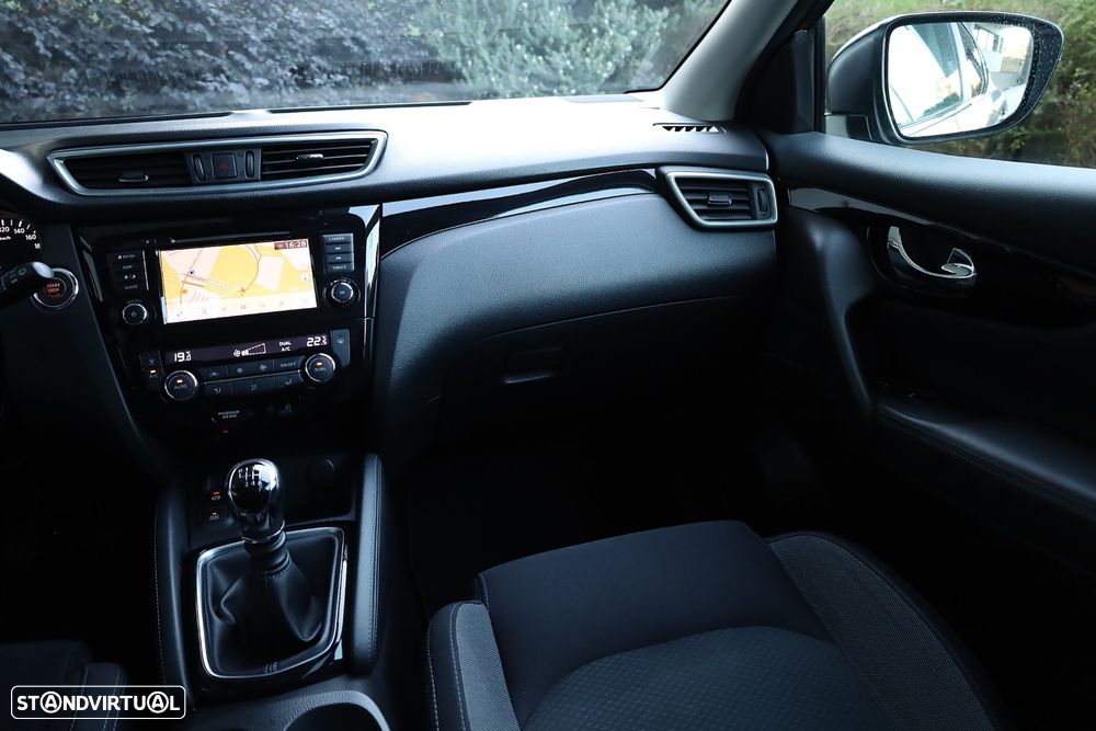 Nissan Qashqai 1.5 dCi N-Connecta J18 - 17