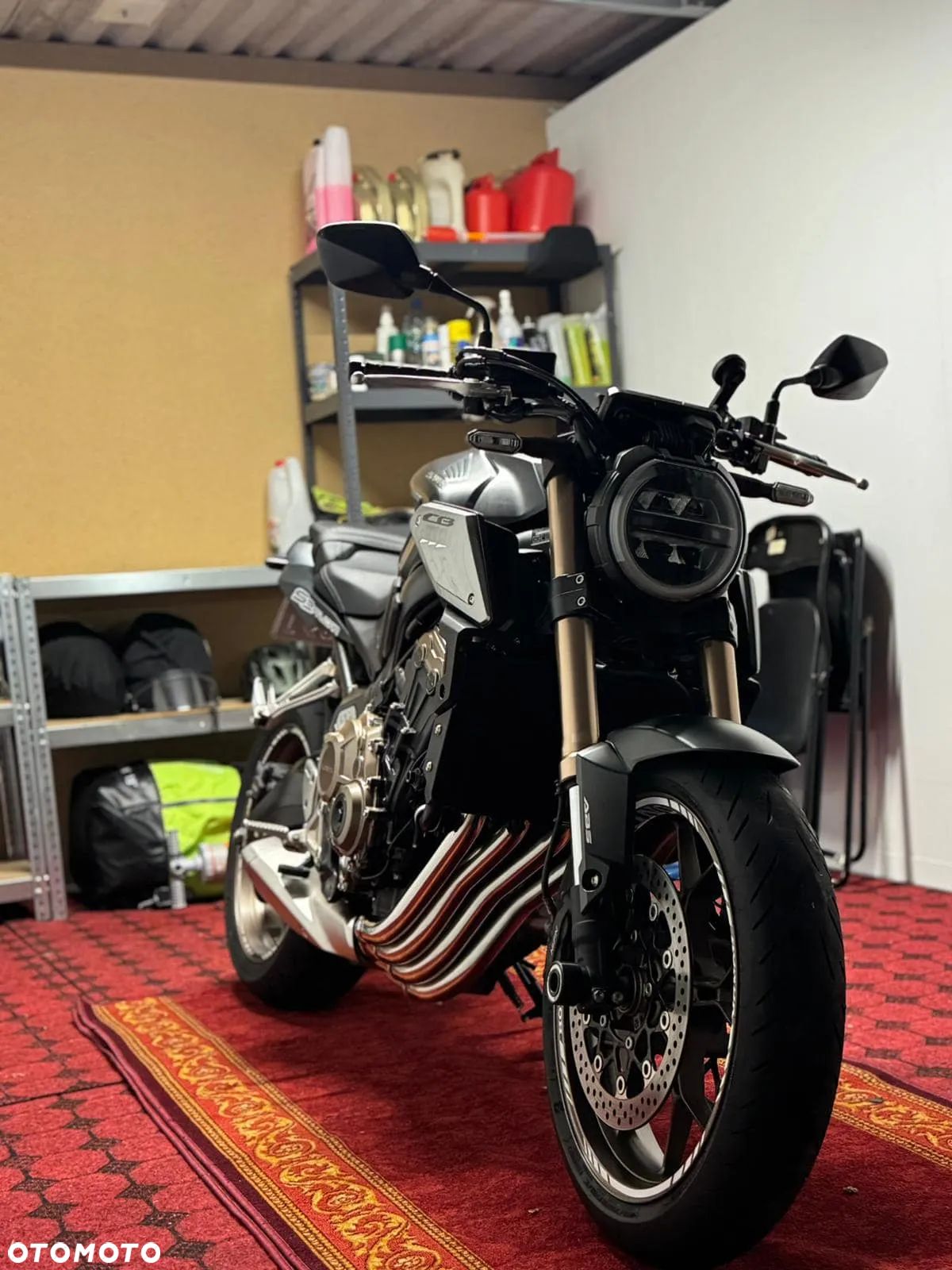 Honda CB - 1